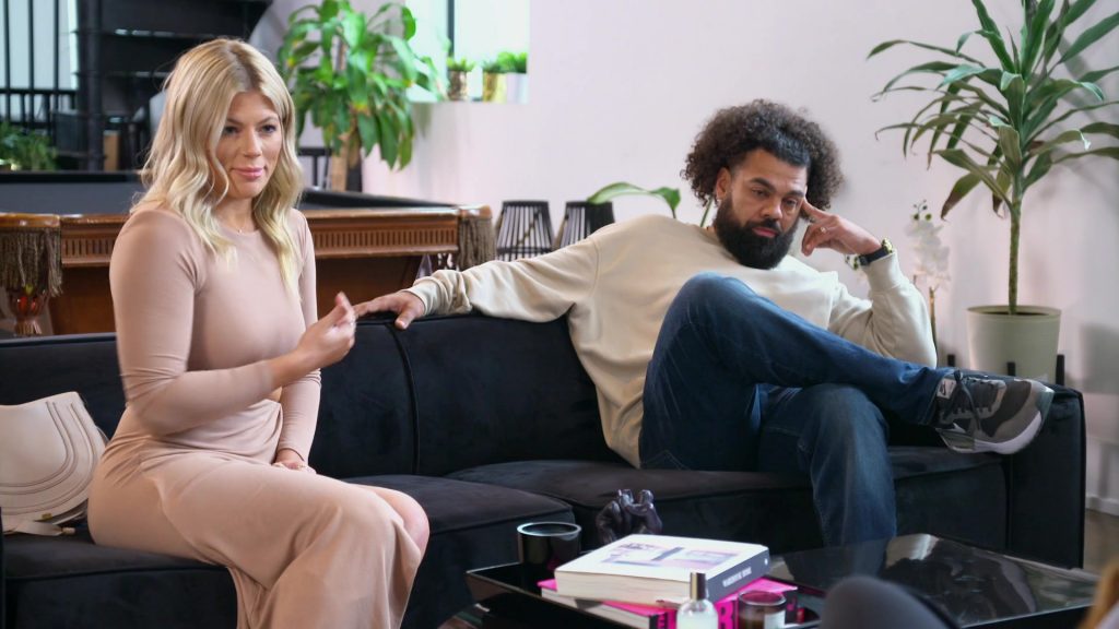 Nike Sneakers in Married At First Sight S18E17 “A Match Made in Scandal” (2025) (Image 6)