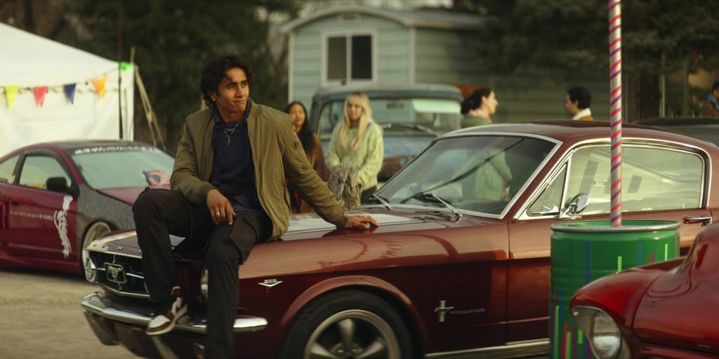 Nike Sneakers in Motorheads S01E02 “Glow” (2025) (Image 6)