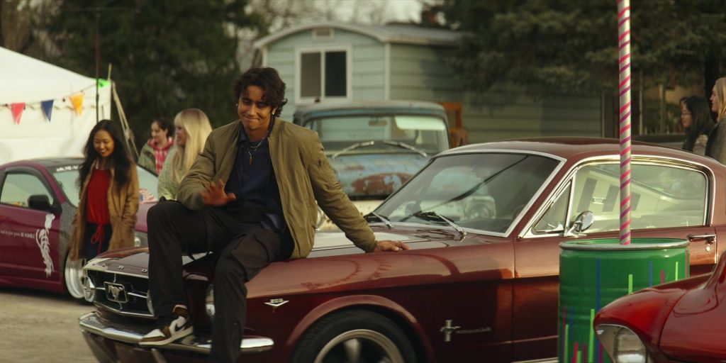 Nike Sneakers in Motorheads S01E02 “Glow” (2025) (Image 8)