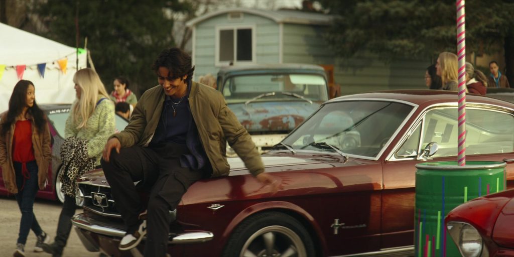 Nike Sneakers in Motorheads S01E02 “Glow” (2025) (Image 9)