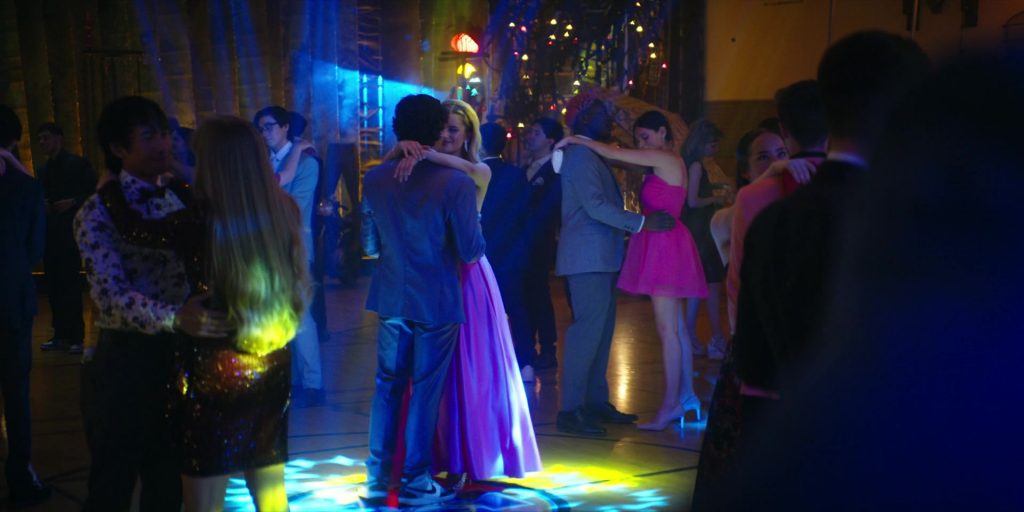 Nike Sneakers in Motorheads S01E08 “Wiring” (2025) (Image 1)