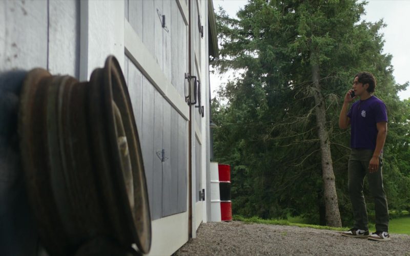 Nike Sneakers in Motorheads S01E10 “Redbird” (2025) (Image 1)