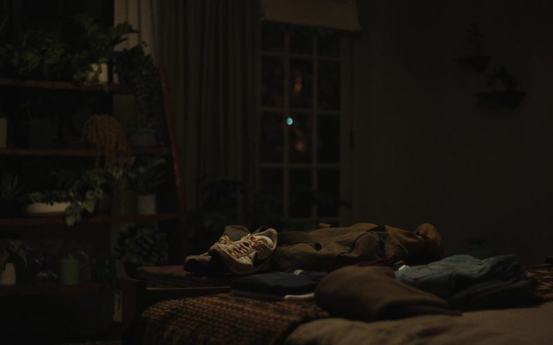 Nike Sneakers in Mr. & Mrs. Smith S01E01 “First Date” (2024) (Image 1)