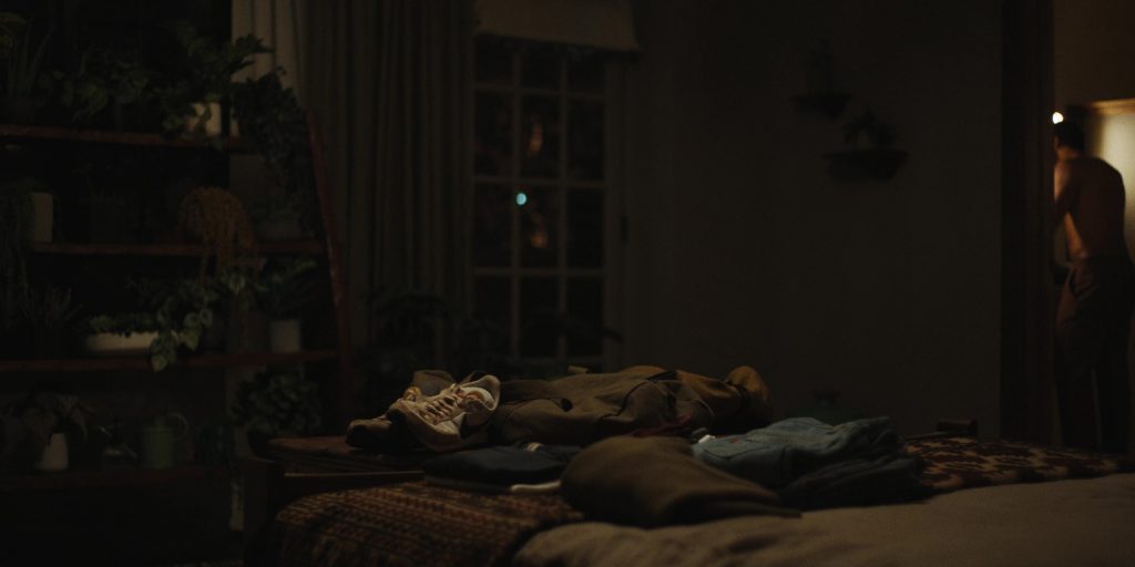 Nike Sneakers in Mr. & Mrs. Smith S01E01 “First Date” (2024) (Image 3)