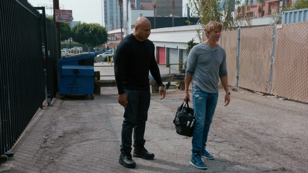 Nike Sneakers in NCIS - Los Angeles S14E08 “Let It Burn” (2022) (Image 2)