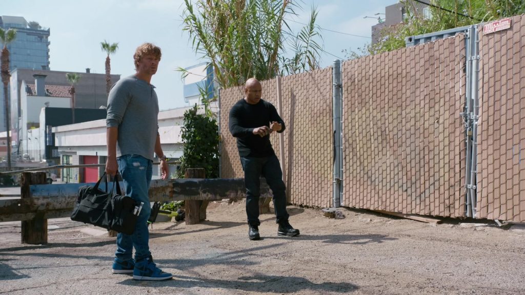 Nike Sneakers in NCIS - Los Angeles S14E08 “Let It Burn” (2022) (Image 3)