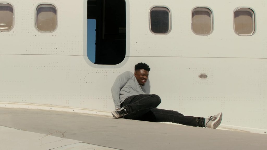 Nike Sneakers in NCIS - Los Angeles S14E10 “A Long Time Coming” (2023) (Image 2)
