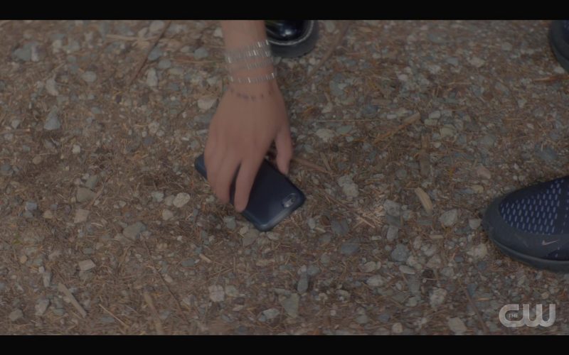 Nike Sneakers in Nancy Drew Season 1 Episode 2 “The Secret of the Old Morgue” (2019) (Image 1)