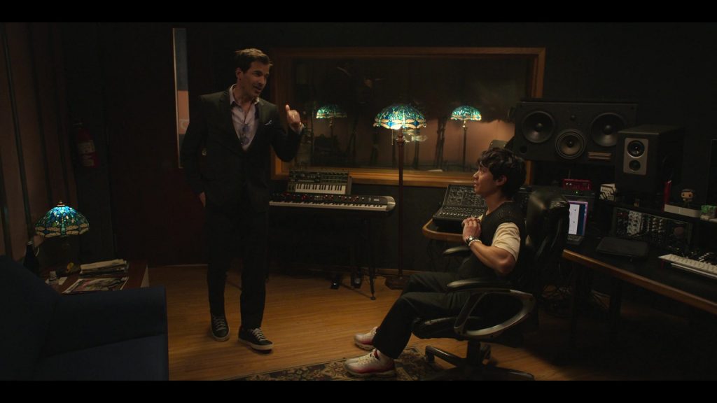 Nike Sneakers in Neon S01E05 “Corillo” (2023) (Image 3)
