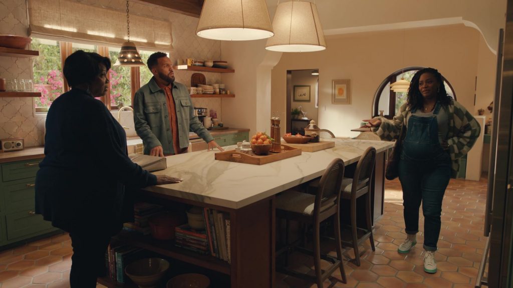 Nike Sneakers in No Good Deed S01E01 “Open House” (2024) (Image 12)
