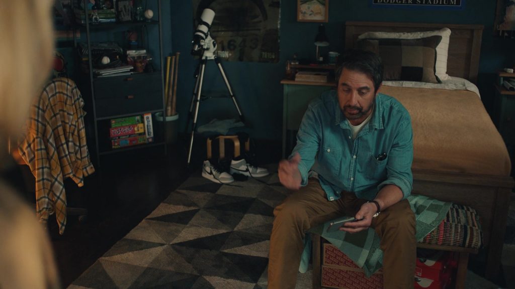 Nike Sneakers in No Good Deed S01E01 “Open House” (2024) (Image 14)