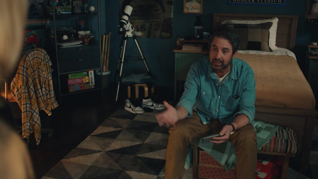 Nike Sneakers in No Good Deed S01E01 “Open House” (2024) (Image 2)