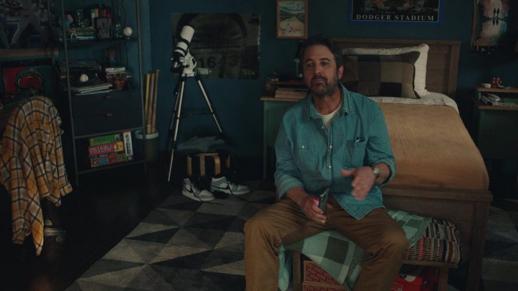 Nike Sneakers in No Good Deed S01E01 “Open House” (2024) (Image 7)