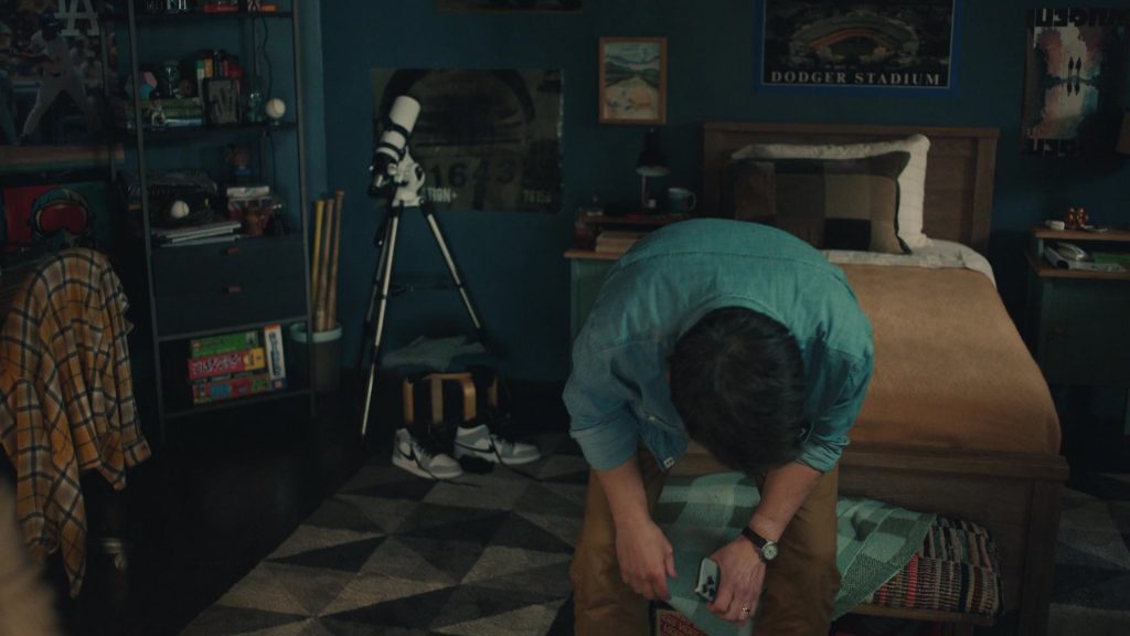 Nike Sneakers in No Good Deed S01E01 “Open House” (2024) (Image 9)