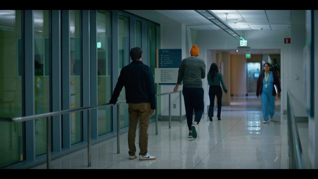 Nike Sneakers in Nobody Wants This S01E03 (2024) (Image 11)