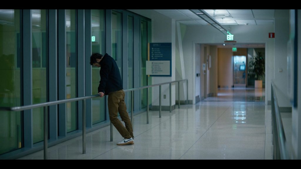 Nike Sneakers in Nobody Wants This S01E03 (2024) (Image 12)