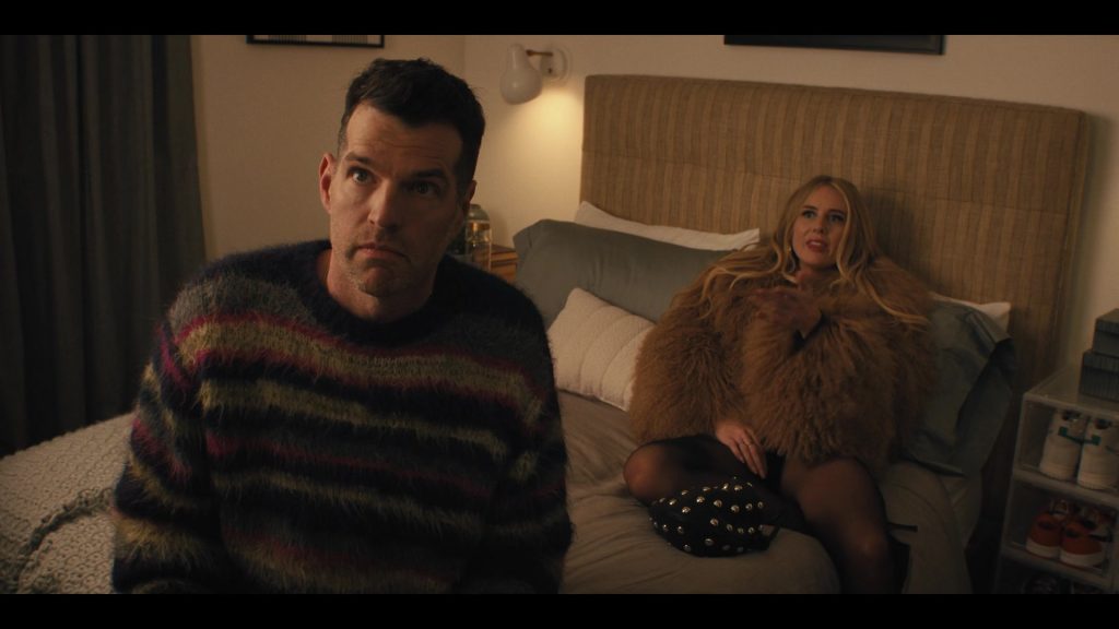Nike Sneakers in Nobody Wants This S02E01 “Dinner Party” (2025) (Image 1)