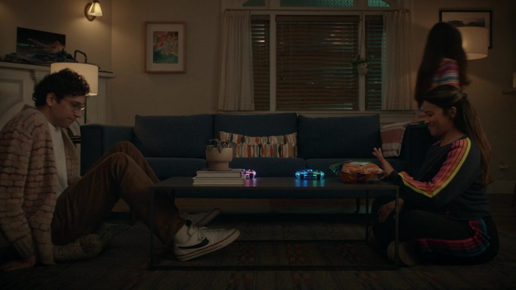 Nike Sneakers in Not Dead Yet S02E03 “Not in the Cards Yet” (2024) (Image 1)