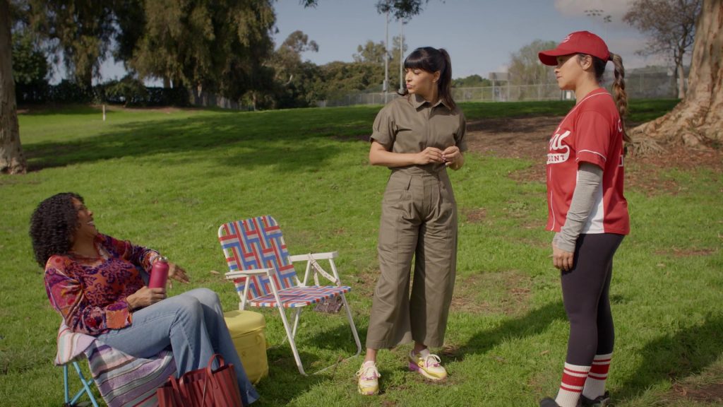 Nike Sneakers in Not Dead Yet S02E07 “Not in the Game Yet” (2024) (Image 1)
