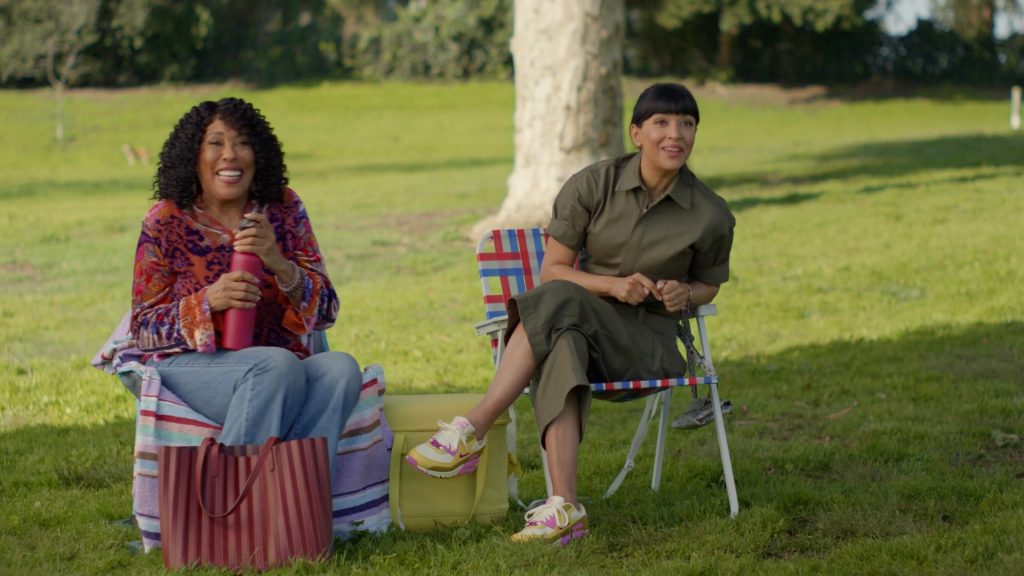 Nike Sneakers in Not Dead Yet S02E07 “Not in the Game Yet” (2024) (Image 5)