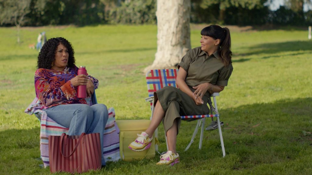 Nike Sneakers in Not Dead Yet S02E07 “Not in the Game Yet” (2024) (Image 8)