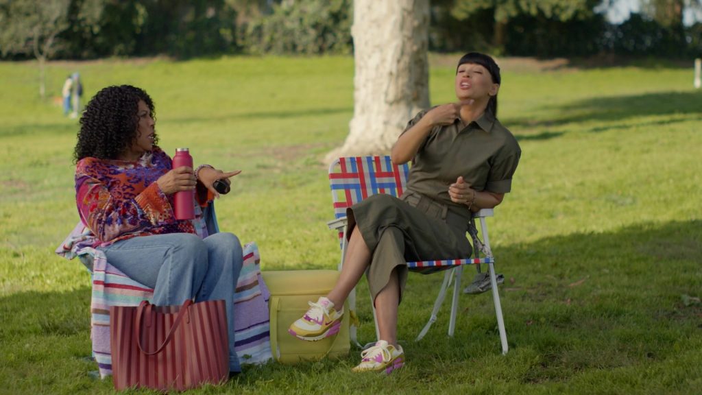 Nike Sneakers in Not Dead Yet S02E07 “Not in the Game Yet” (2024) (Image 9)
