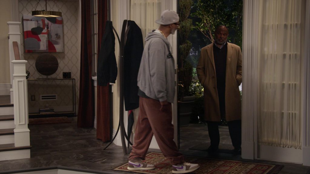 Nike Sneakers in Poppa's House S01E01 “Pilot” (2024) (Image 10)