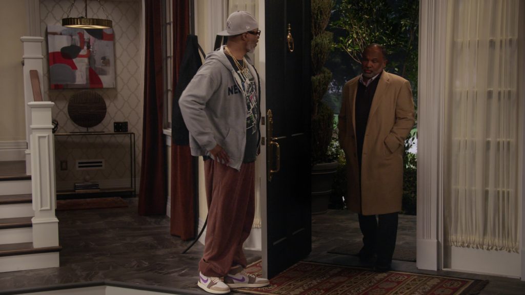 Nike Sneakers in Poppa's House S01E01 “Pilot” (2024) (Image 9)