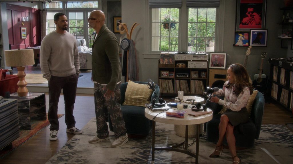 Nike Sneakers in Poppa's House S01E04 “School Days” (2024) (Image 19)