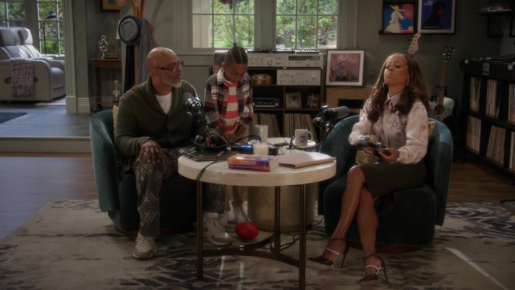 Nike Sneakers in Poppa's House S01E04 “School Days” (2024) (Image 27)