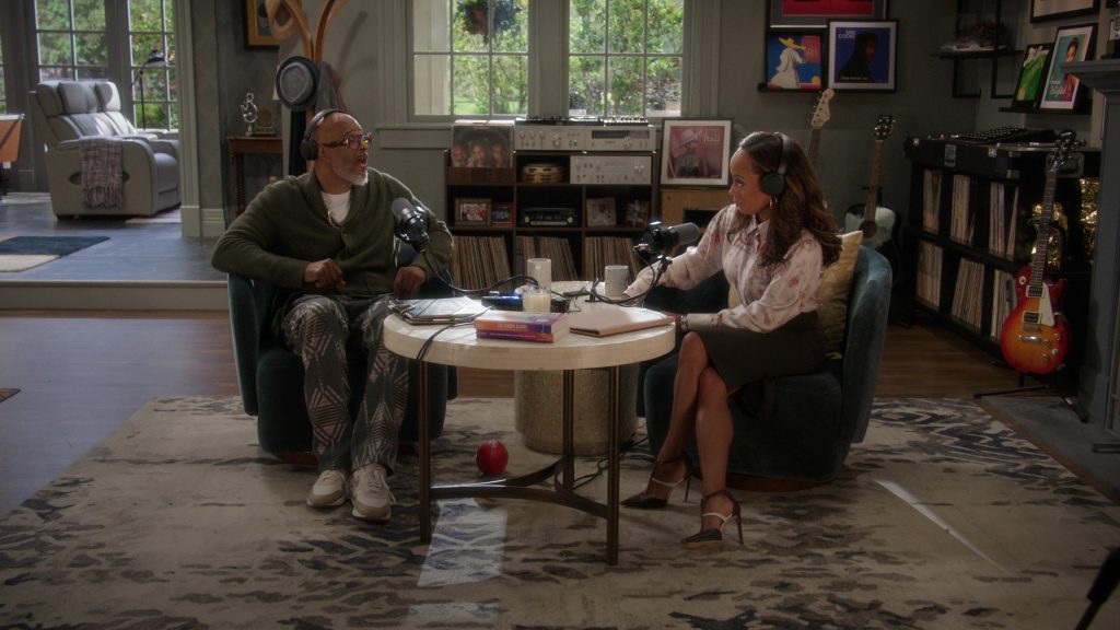 Nike Sneakers in Poppa's House S01E04 “School Days” (2024) (Image 31)