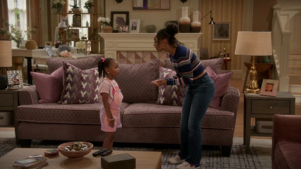 Nike Sneakers in Poppa's House S01E05 “Disciplinairian” (2024) (Image 12)