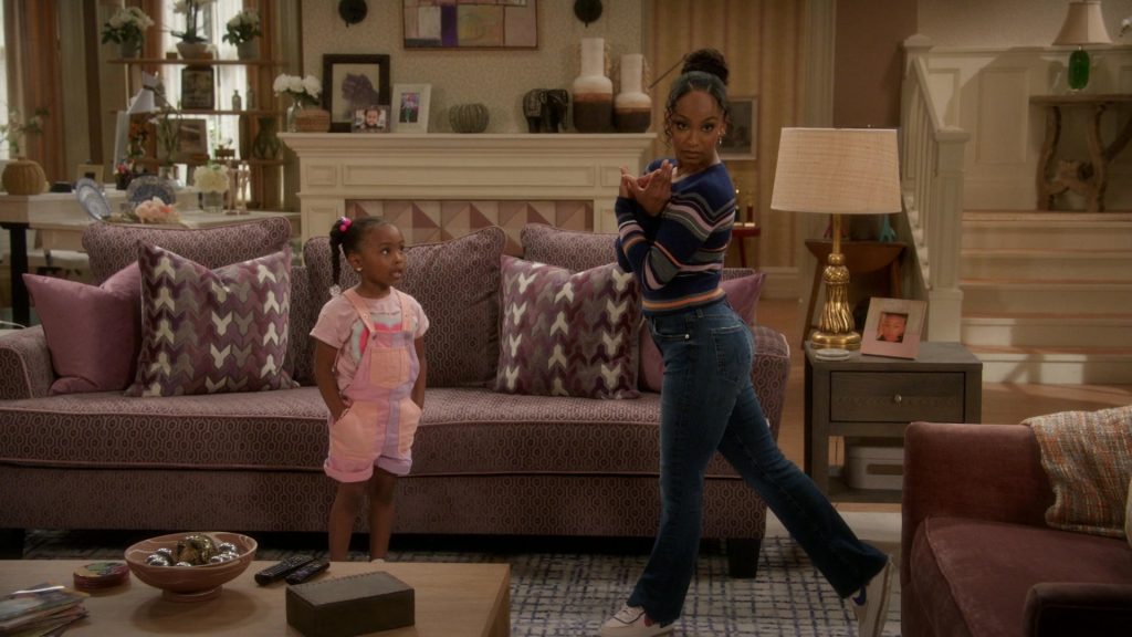 Nike Sneakers in Poppa's House S01E05 “Disciplinairian” (2024) (Image 3)