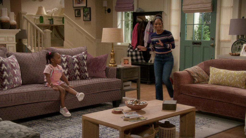 Nike Sneakers in Poppa's House S01E05 “Disciplinairian” (2024) (Image 5)