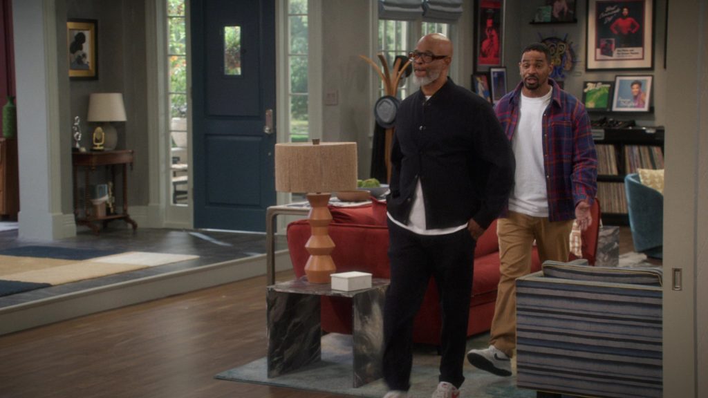 Nike Sneakers in Poppa's House S01E06 “Family Photo” (2024) (Image 28)
