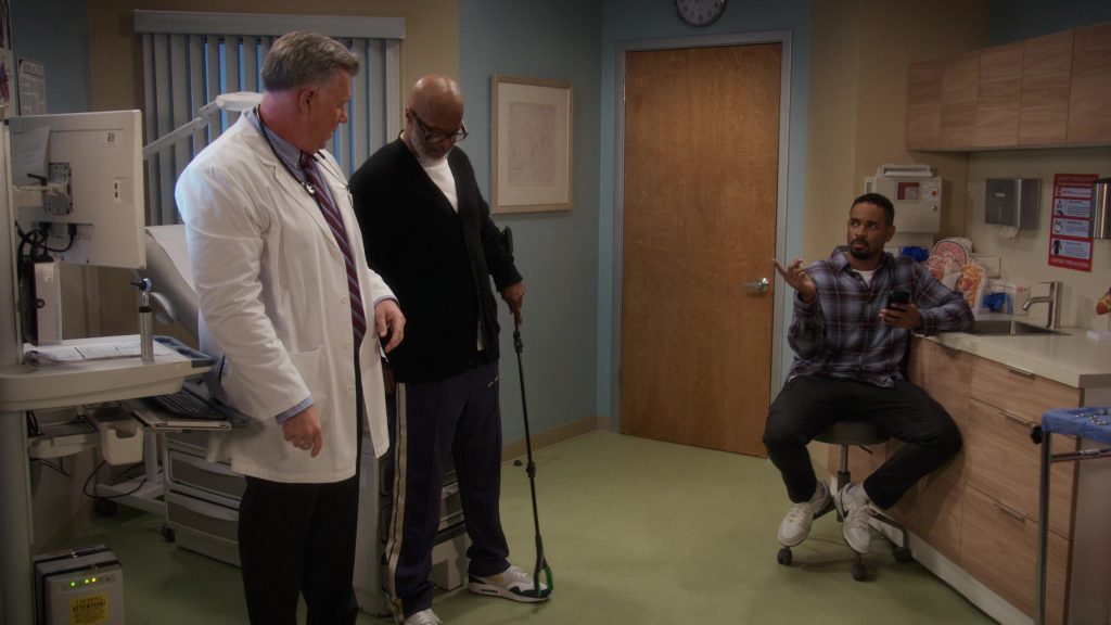 Nike Sneakers in Poppa's House S01E07 “Brokeback” (2024) (Image 15)