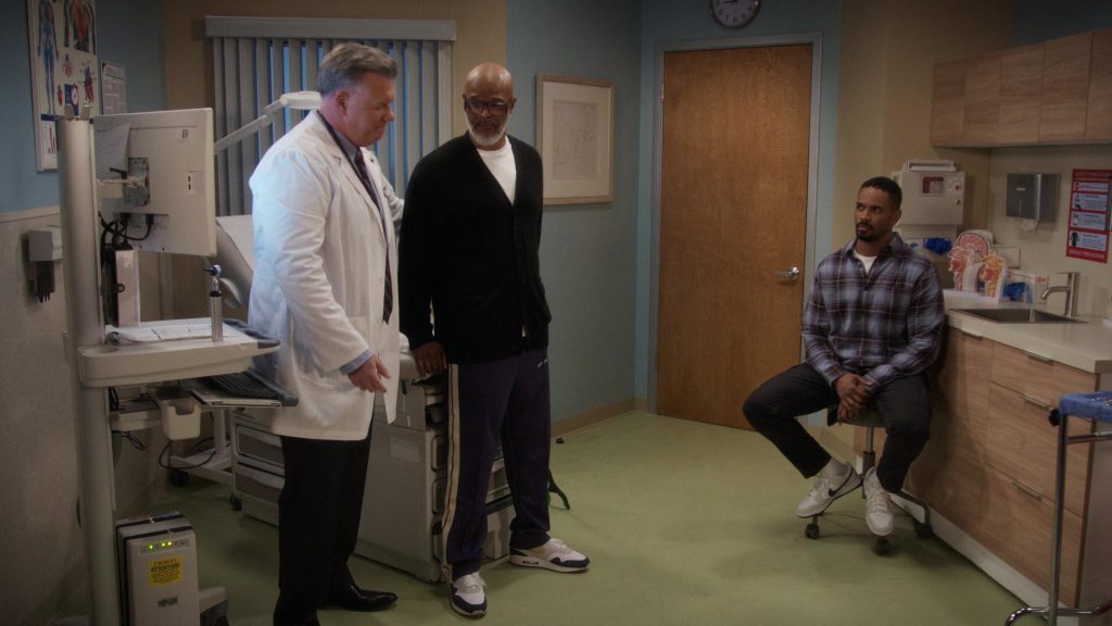 Nike Sneakers in Poppa's House S01E07 “Brokeback” (2024) (Image 16)