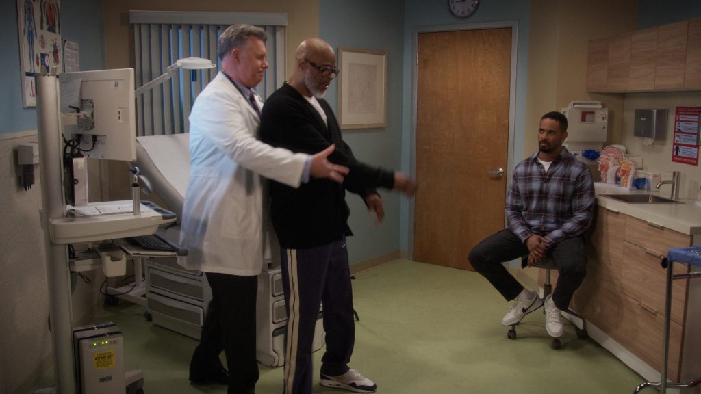 Nike Sneakers in Poppa's House S01E07 “Brokeback” (2024) (Image 17)