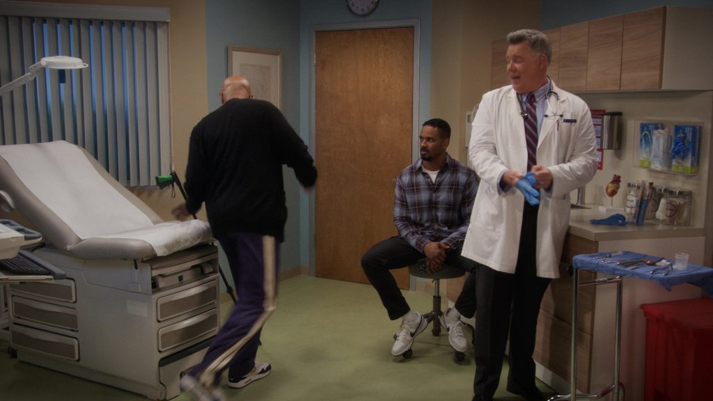 Nike Sneakers in Poppa's House S01E07 “Brokeback” (2024) (Image 19)