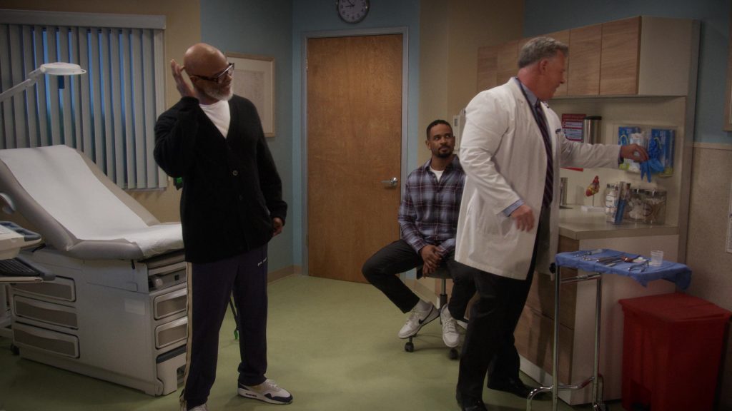 Nike Sneakers in Poppa's House S01E07 “Brokeback” (2024) (Image 22)
