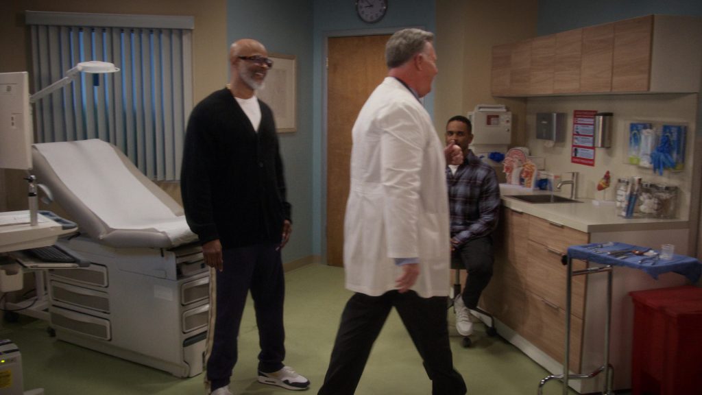 Nike Sneakers in Poppa's House S01E07 “Brokeback” (2024) (Image 23)