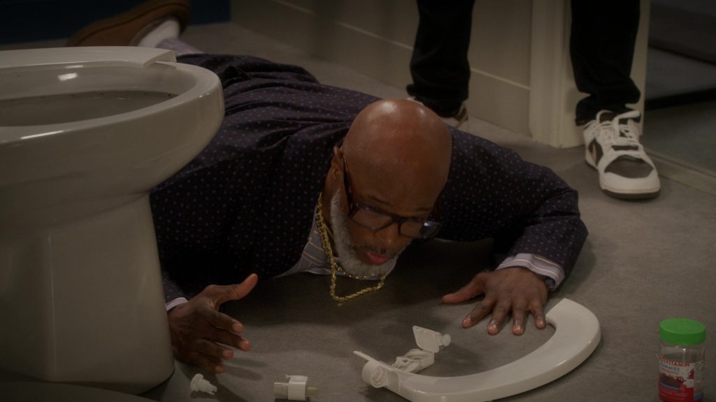Nike Sneakers in Poppa's House S01E07 “Brokeback” (2024) (Image 42)
