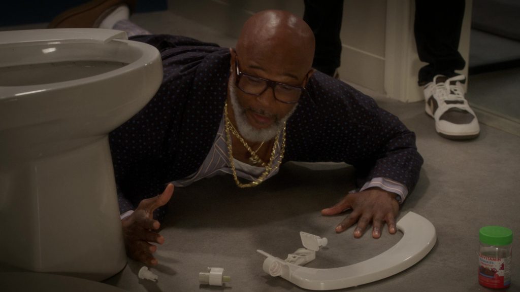 Nike Sneakers in Poppa's House S01E07 “Brokeback” (2024) (Image 43)