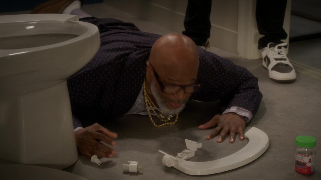 Nike Sneakers in Poppa's House S01E07 “Brokeback” (2024) (Image 44)