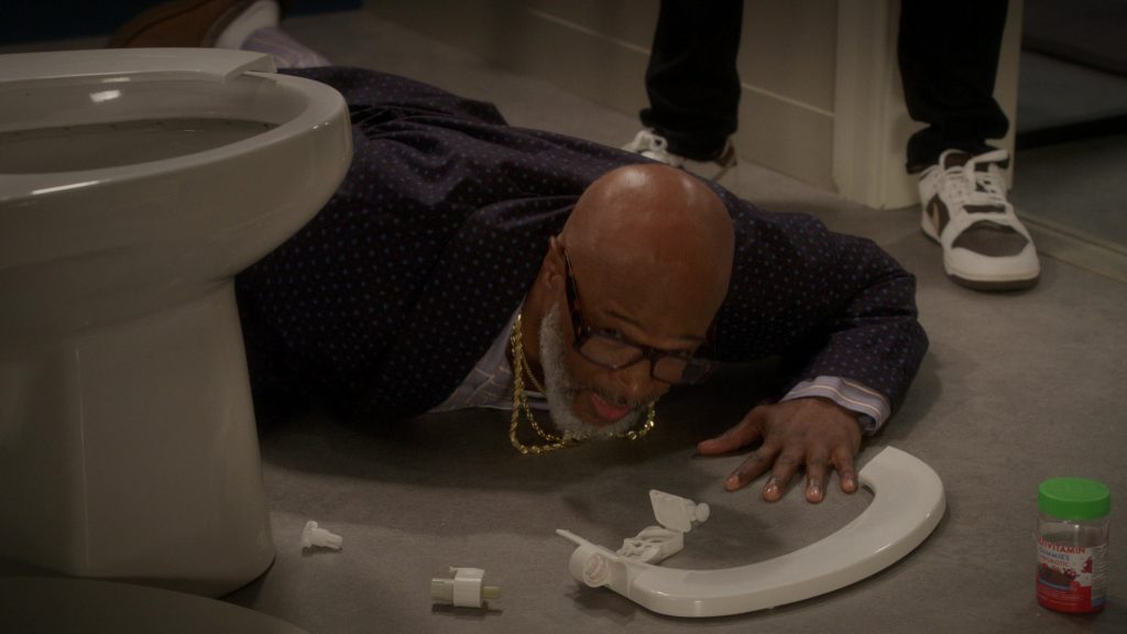 Nike Sneakers in Poppa's House S01E07 “Brokeback” (2024) (Image 45)