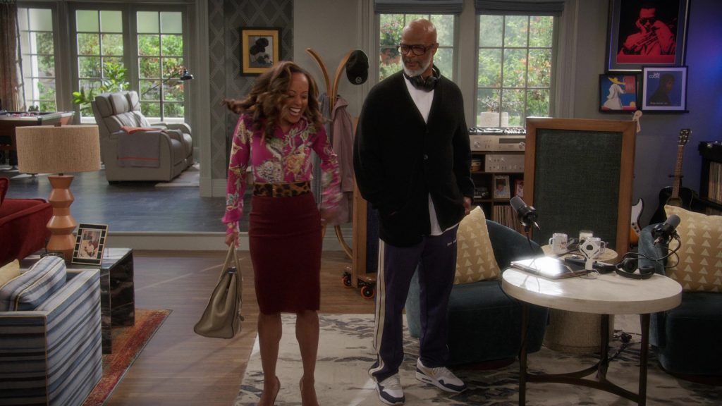 Nike Sneakers in Poppa's House S01E07 “Brokeback” (2024) (Image 49)