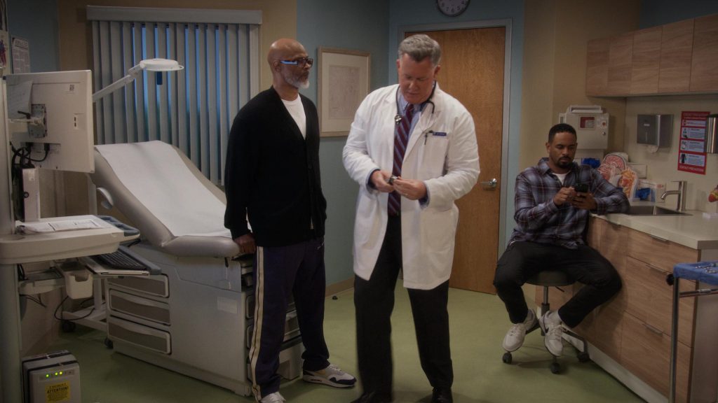 Nike Sneakers in Poppa's House S01E07 “Brokeback” (2024) (Image 51)
