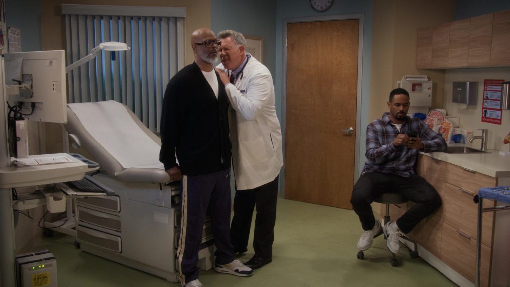 Nike Sneakers in Poppa's House S01E07 “Brokeback” (2024) (Image 53)
