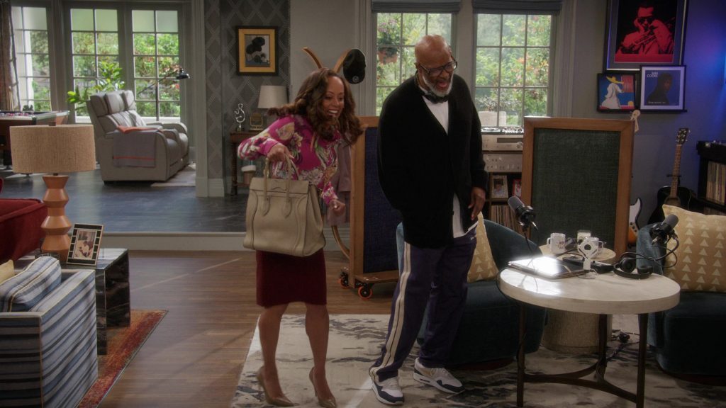 Nike Sneakers in Poppa's House S01E07 “Brokeback” (2024) (Image 64)