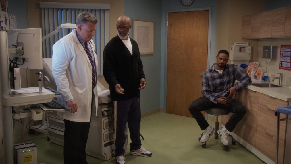 Nike Sneakers in Poppa's House S01E07 “Brokeback” (2024) (Image 7)